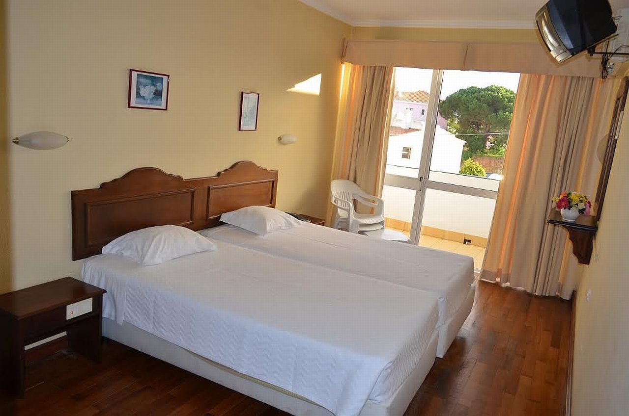 Wot Lagos Montemar Luaran gambar